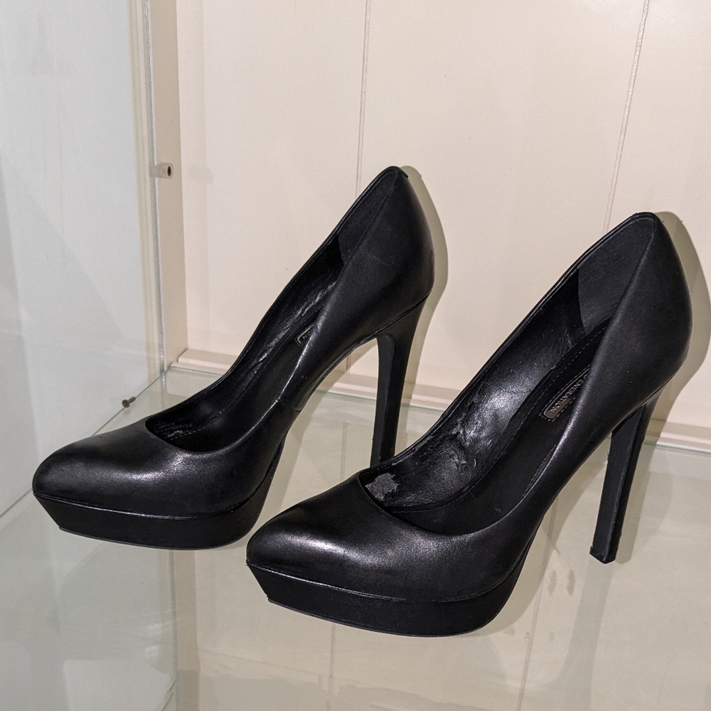 BCBG 6 Inch Pumps size 8.5